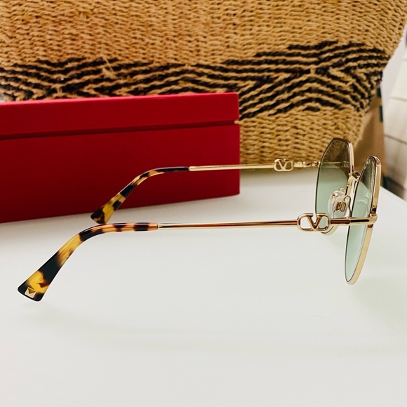 NWT Valentino 2043 - 3003/2 Chain Sunglasses - Picture 7 of 11